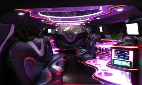 Audi Q7 stretch limo int view